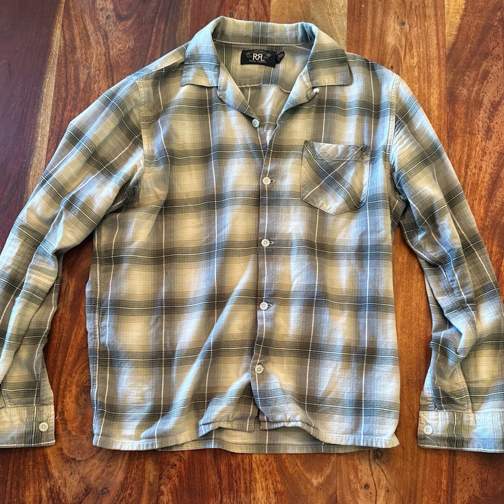 DOUBLE RL LONG-SLEEVE BUTTON UP
Small tear at cuff of shirt.